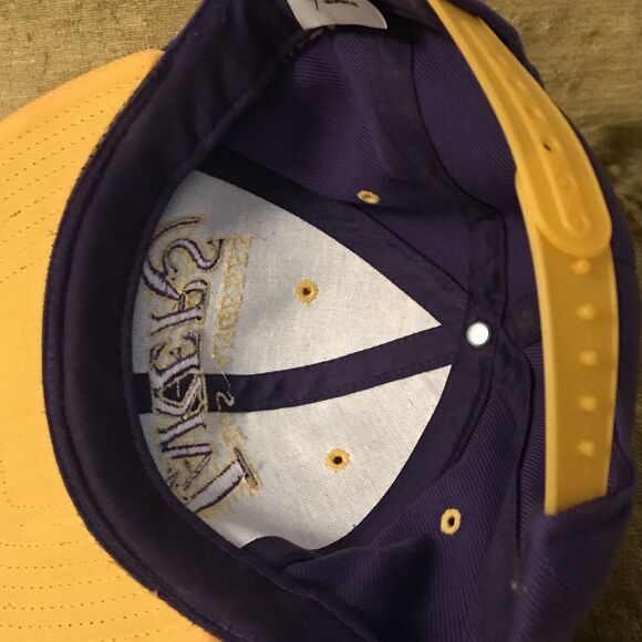 Vintage Los Angeles Lakers Snapback Hat Cap Wool Script NBA “Rare” 90’s Hat - Picture 8 of 10